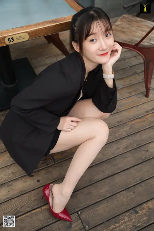 2019.12.19 丝享家641:秋秋《秋领班的午休时间》 - IESS